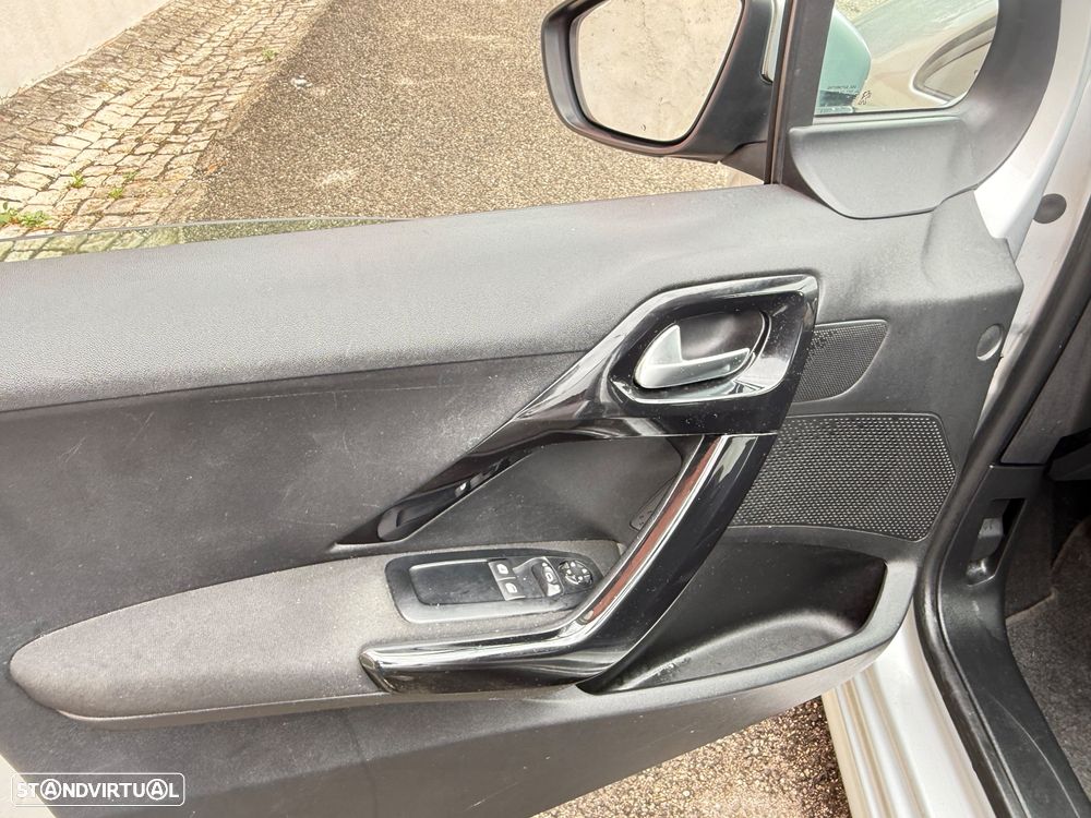 Peugeot 208 1.4 HDi Active - 14