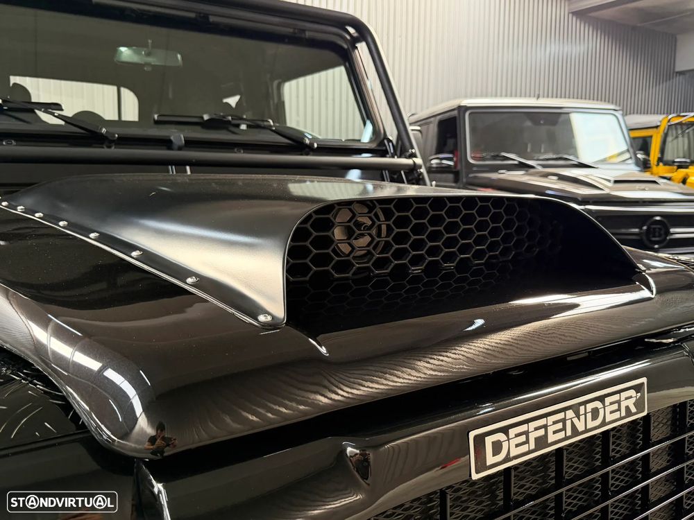 Land Rover Defender - 46