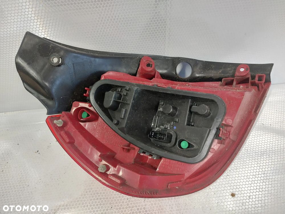 .  LAMPA TYL TYLNA LEWA RENAULT CLIO 3 LIFT HB - 2