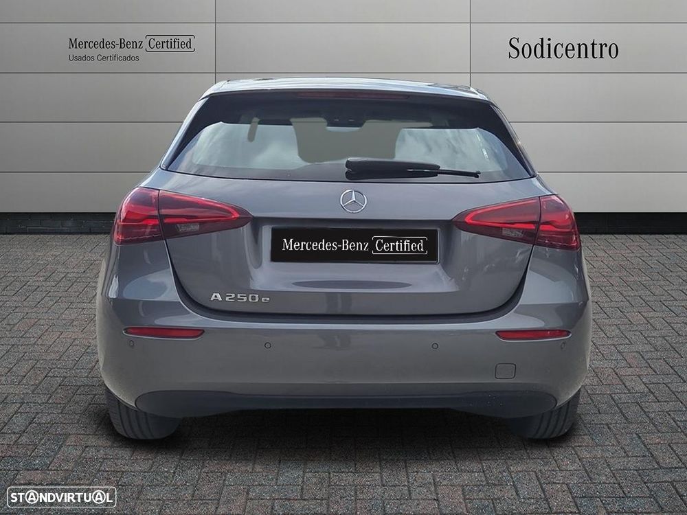 Mercedes-Benz A 250 e - 8