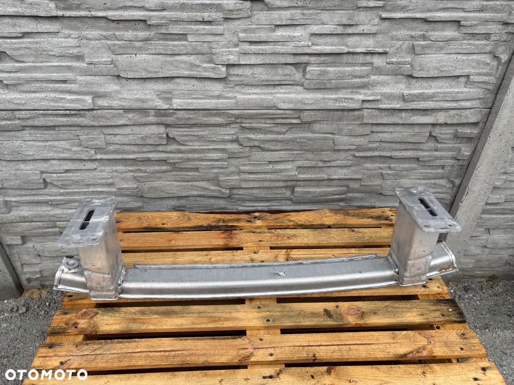 AUDI Q7 Q8 4M 4M0807109C belka zderzaka - 3