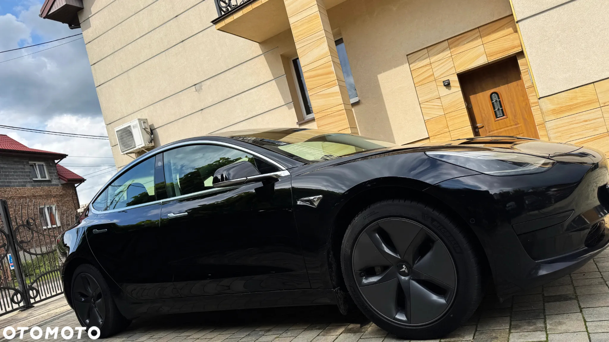 Tesla Model 3 - 12