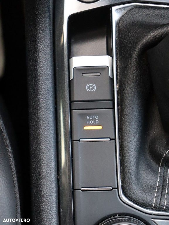 Volkswagen Tiguan 2.0 TDI 4Mot DSG R-Line - 25