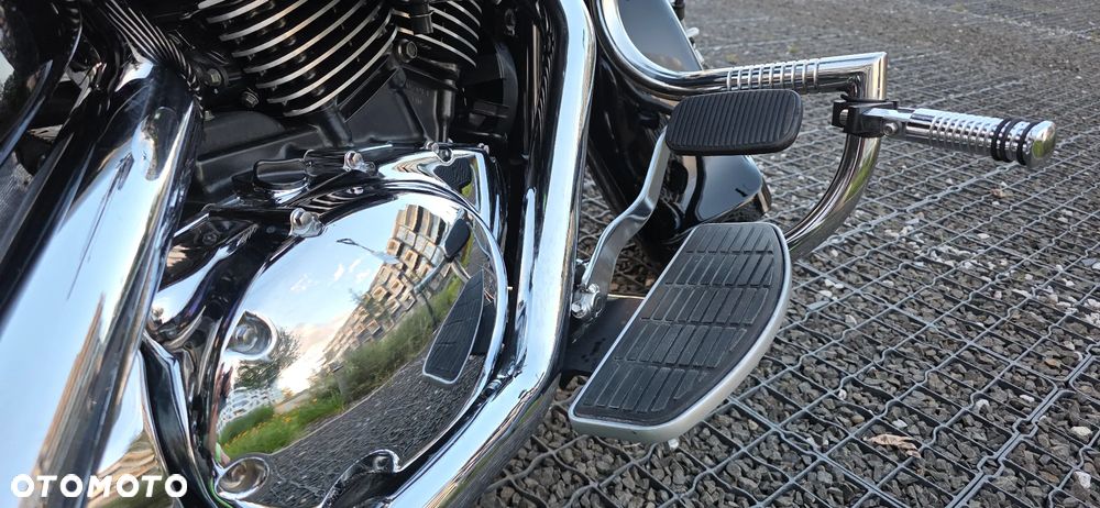 Suzuki Intruder - 28