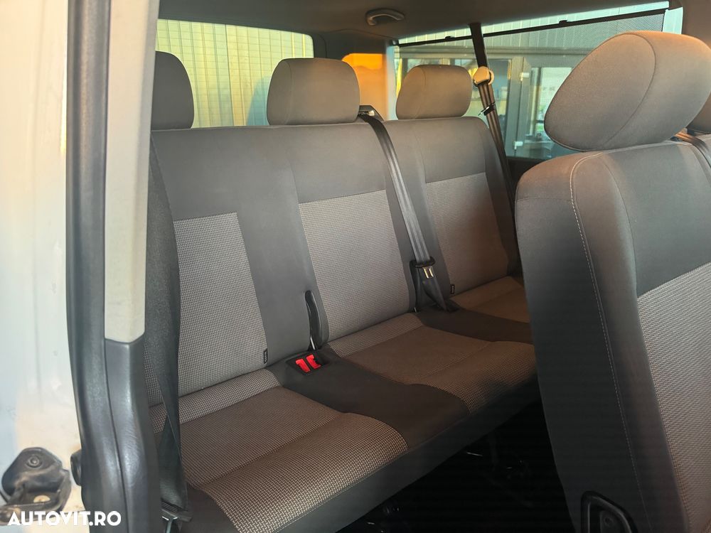 Volkswagen Caravelle - 18