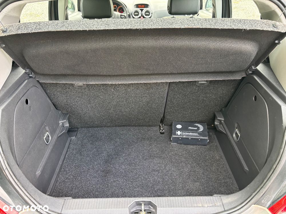 Opel Corsa 1.2 16V Cosmo - 11