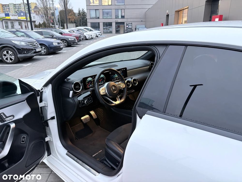 Mercedes-Benz CLA 220 AMG Line 7G-DCT - 19