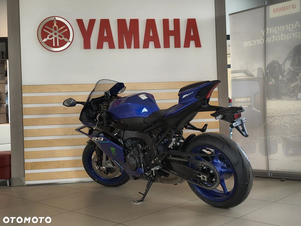 Yamaha R9 - 4