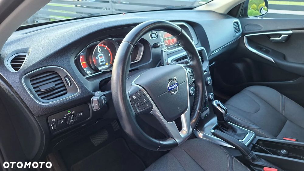 Volvo V40 Cross Country - 9