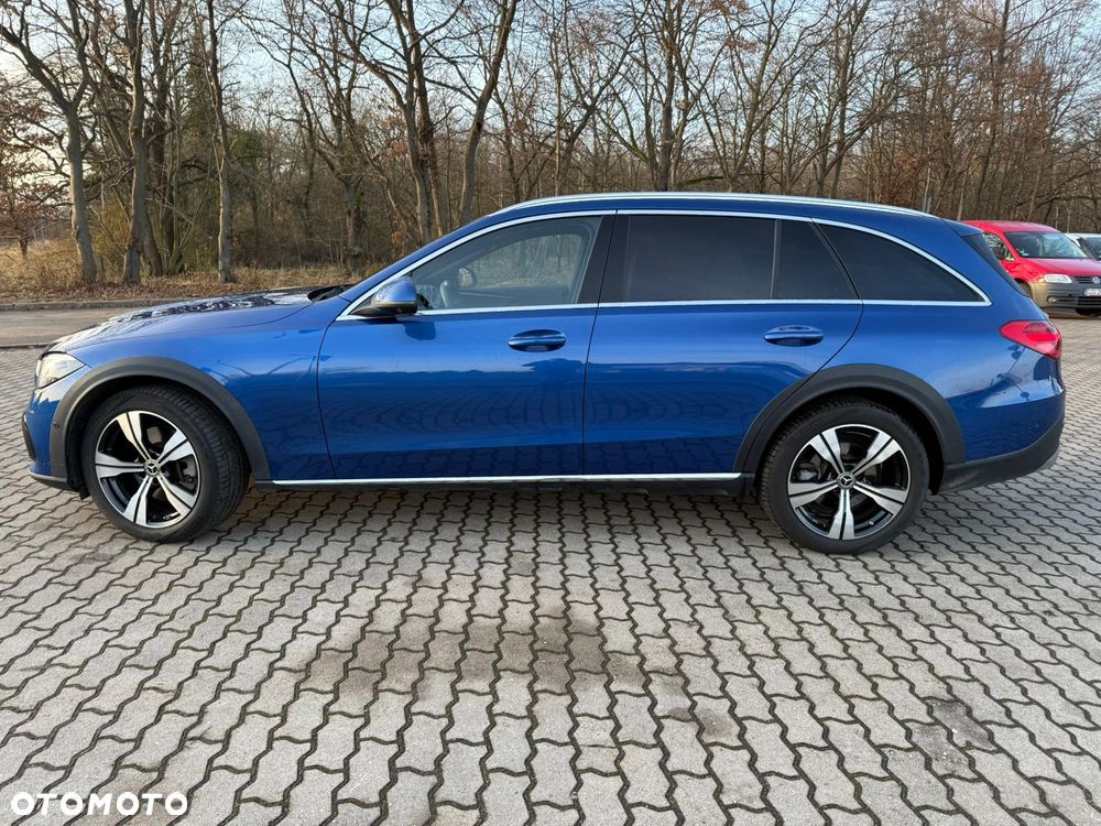 Mercedes-Benz Klasa C 220 d 4Matic 9G-TRONIC Avantgarde - 4