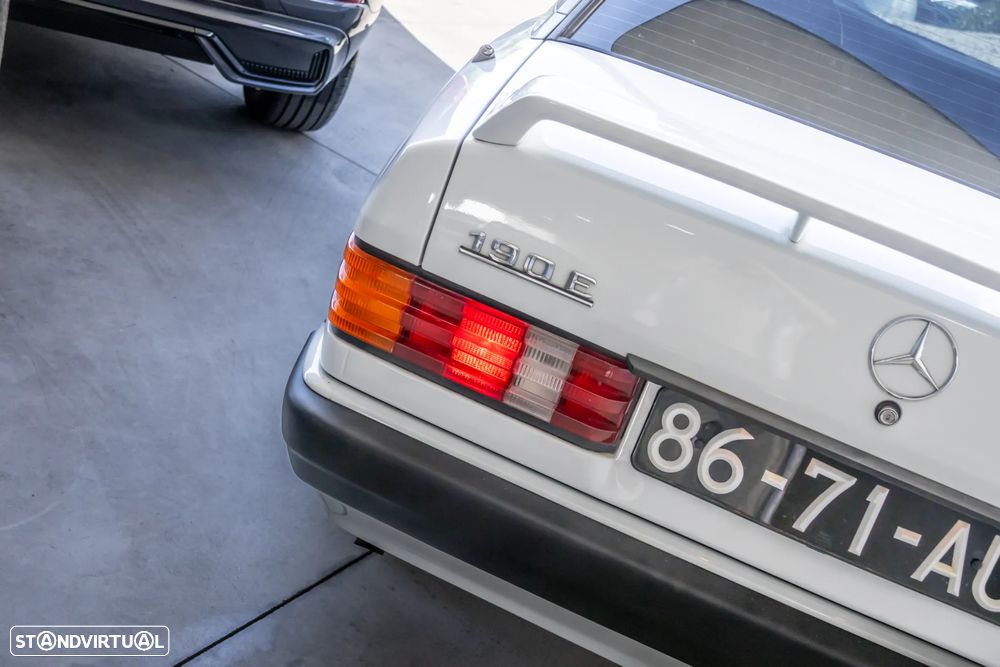 Mercedes-Benz W201 (1982-1993) 190 E 1.8 - 8