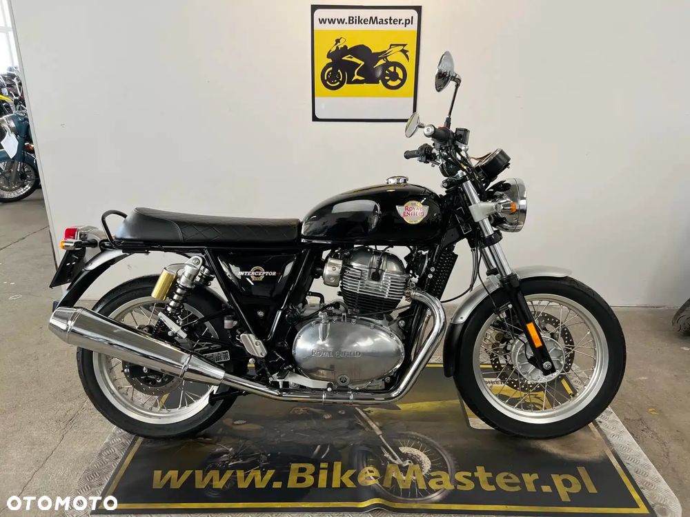 Royal Enfield Interceptor - 1