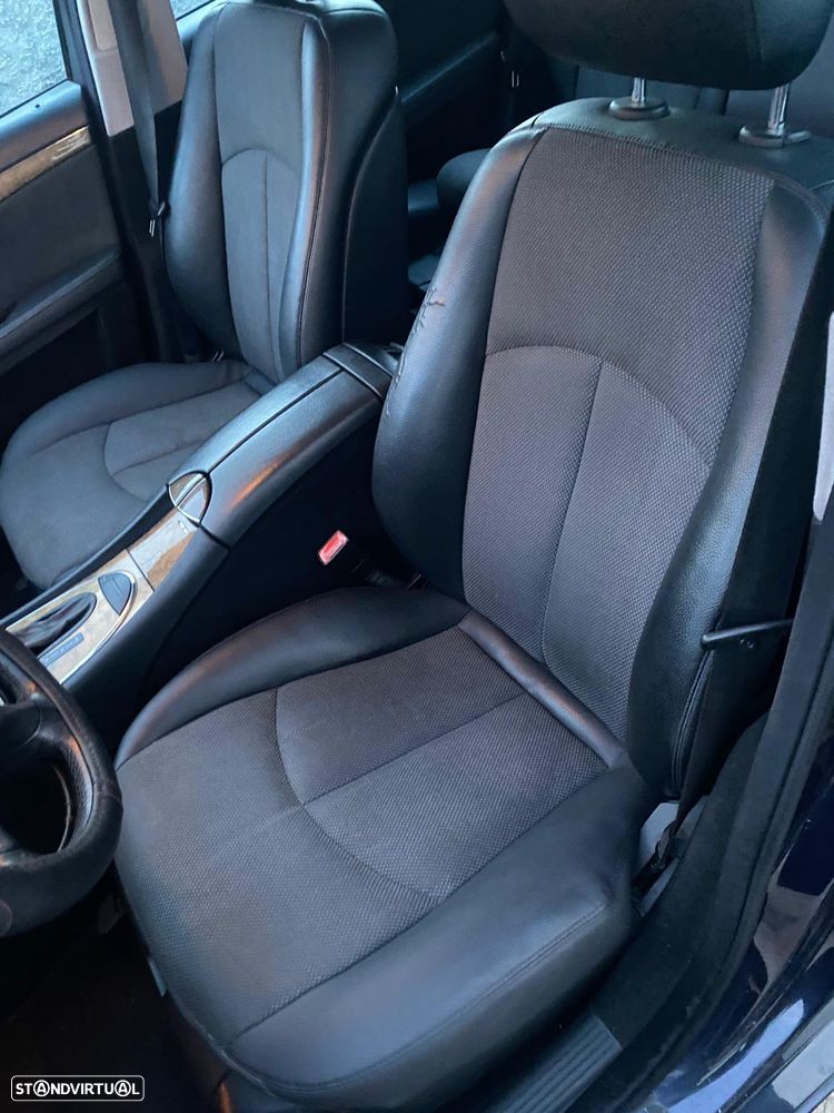 Mercedes-Benz E 200 CDi Avantgarde Aut. - 28