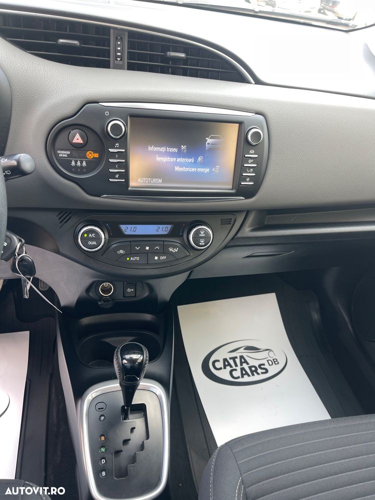 Toyota Yaris 1.5 VVT-i HSD Active - 35