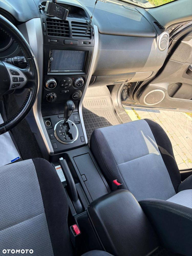 Suzuki Grand Vitara 2.0 20th Anniversary - 16
