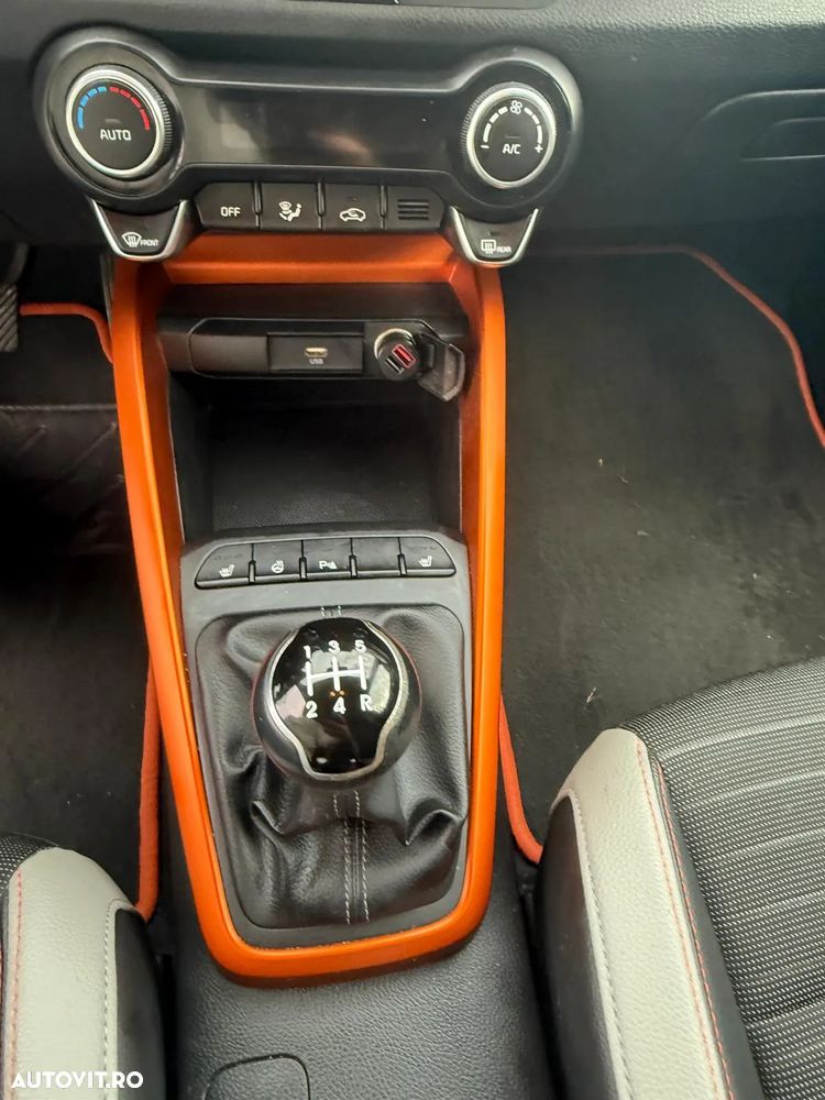 Kia Stonic 1.2 MPI 5MT Trend - 18