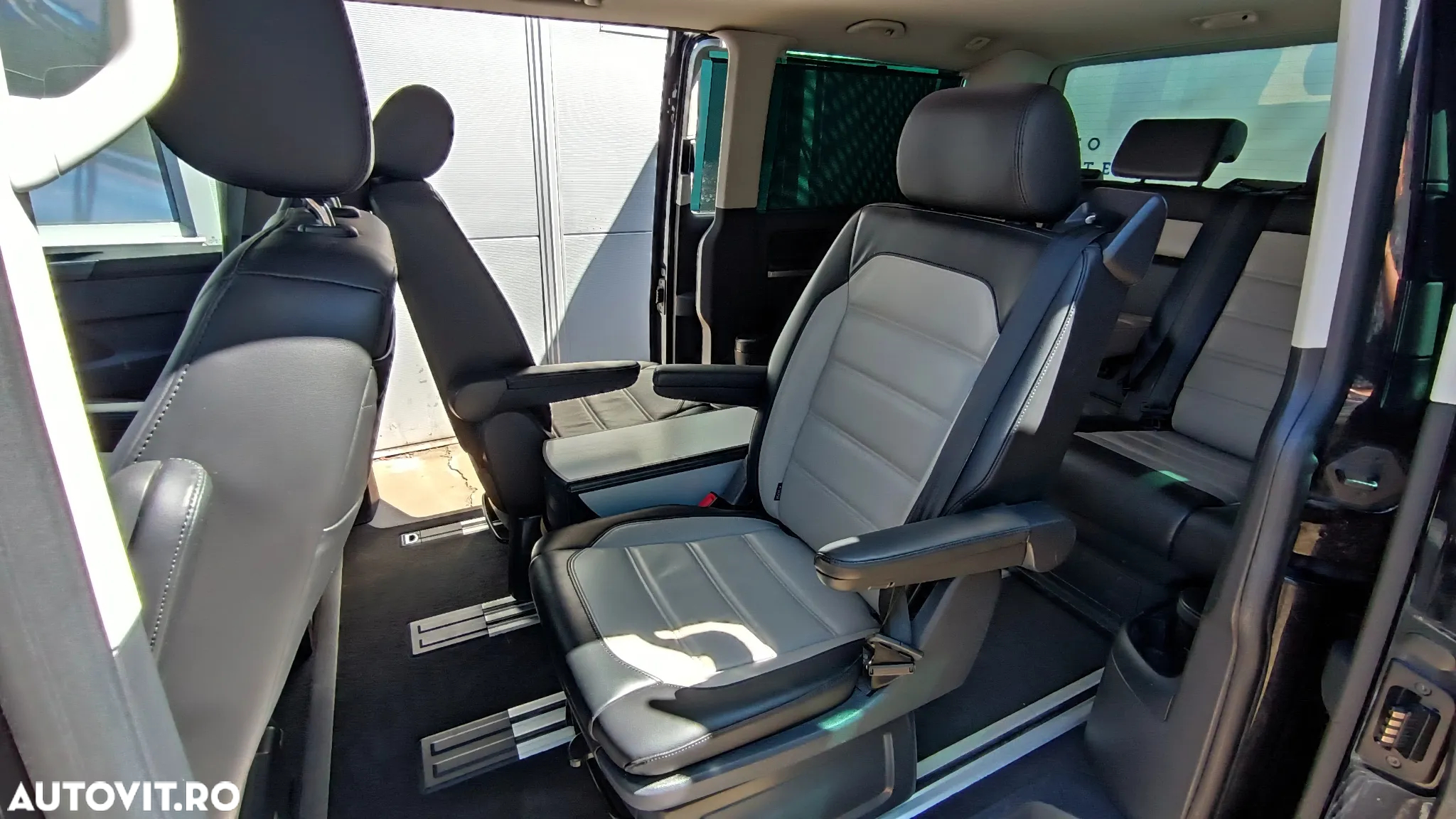Volkswagen Multivan - 15