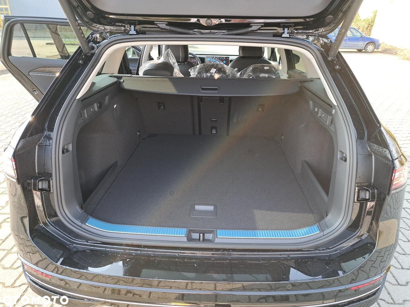 Volkswagen Passat 2.0 TDI SCR 4Mot Elegance DSG - 17