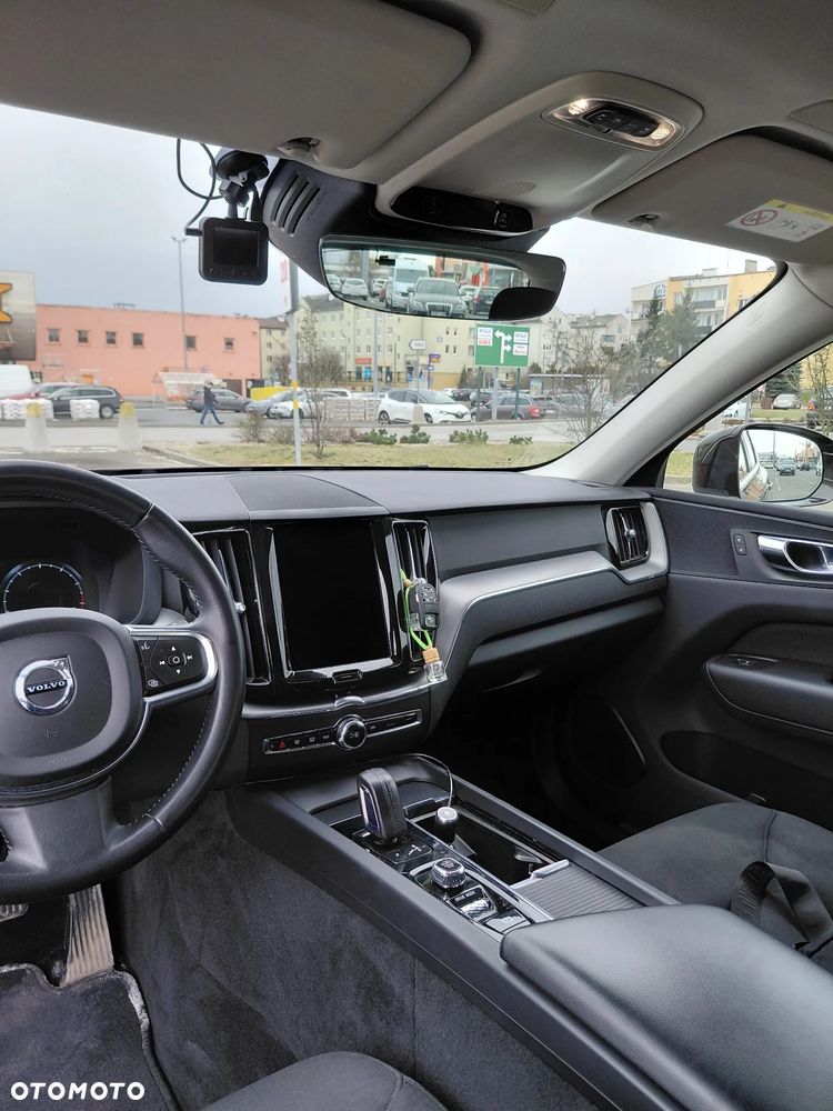 Volvo XC 60 T4 Momentum Pro - 9