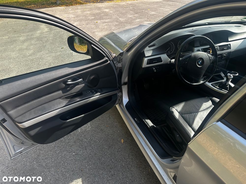 BMW Seria 3 - 34