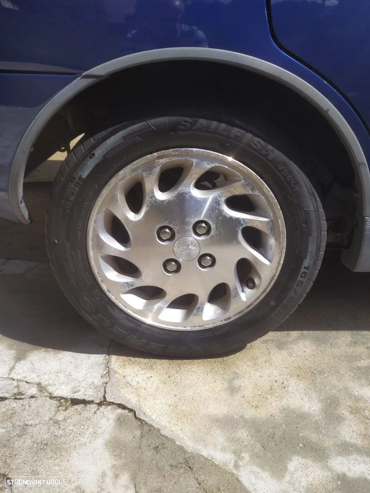 Daihatsu Sirion - 6