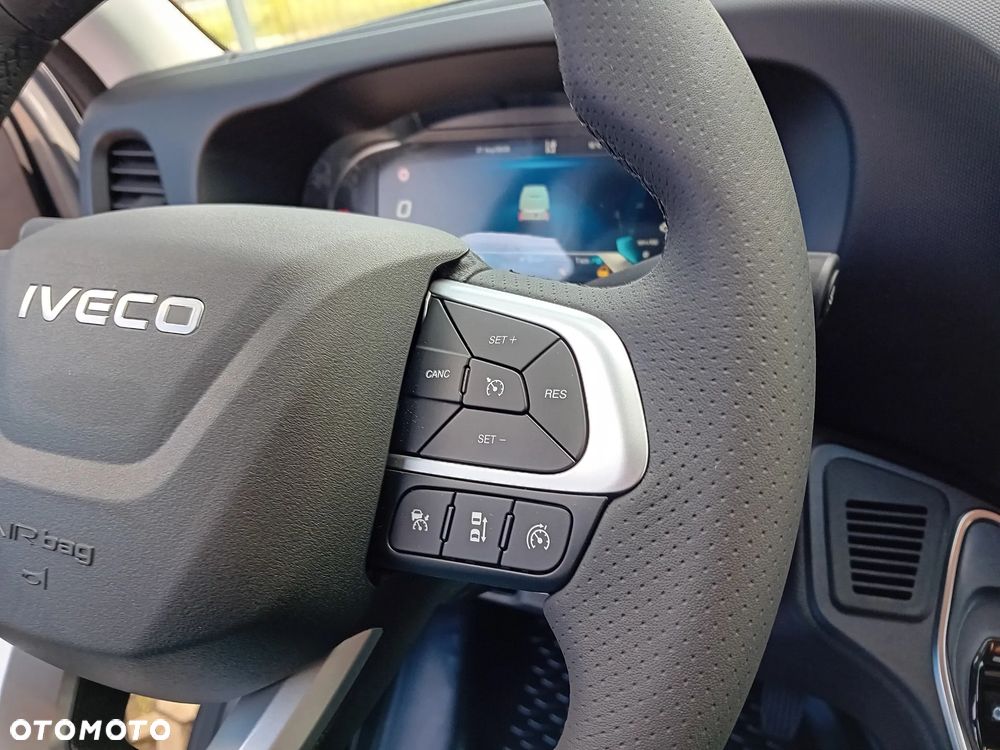Iveco Daily 35S18HA8 V 3.0D 180KM Hi-Matic L4H2 - 15