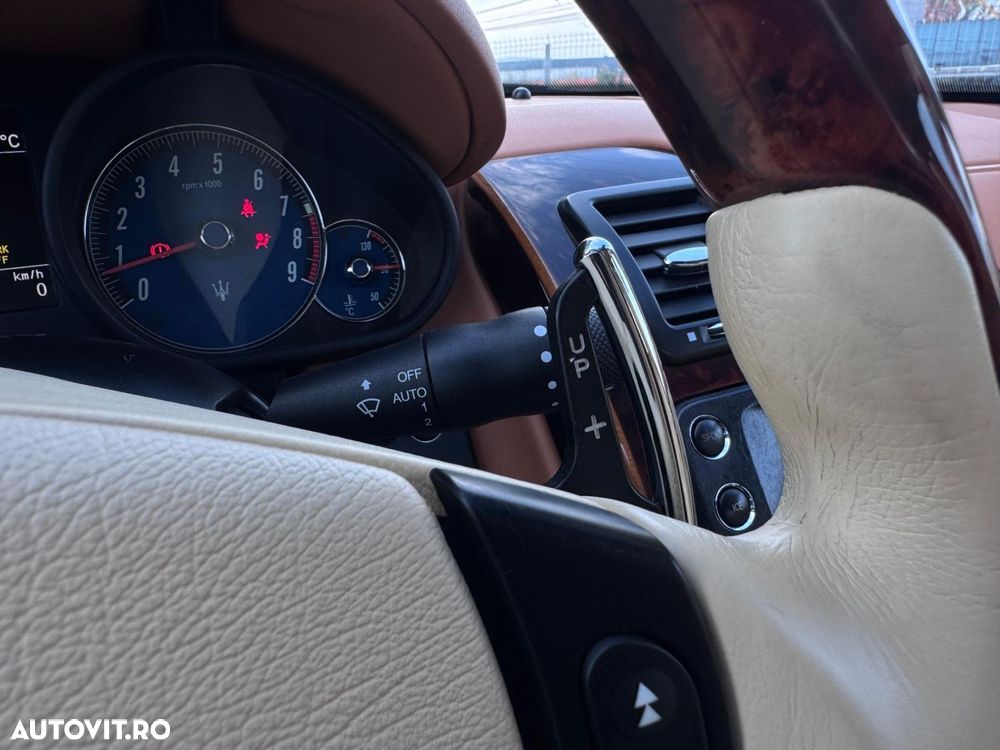 Maserati Quattroporte - 17