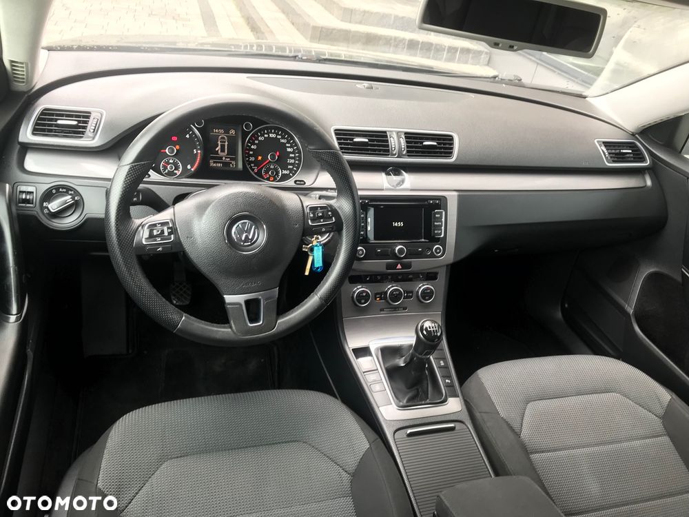 Volkswagen Passat - 20