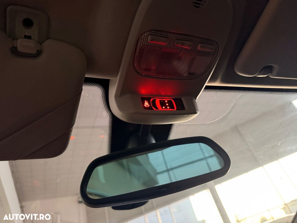 Peugeot 308 SW 155 THP Premium - 23