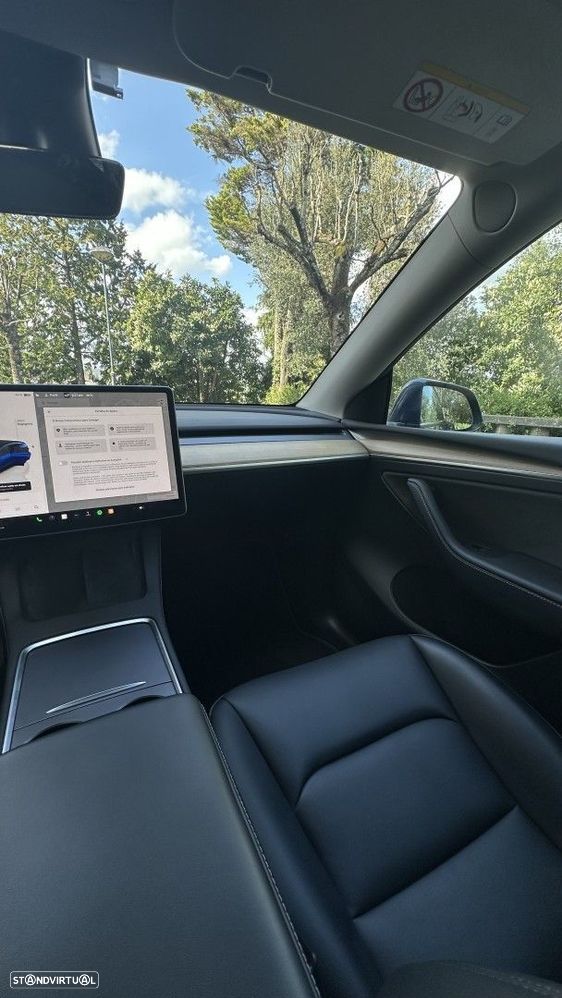 Tesla Model Y - 19