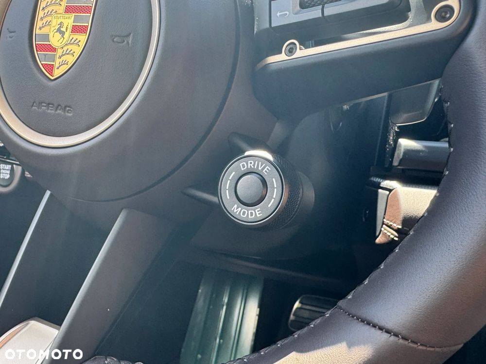 Porsche Panamera 4 E-Hybrid PHEV - 17