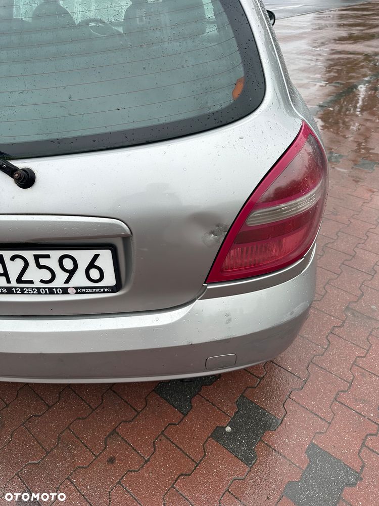 Nissan Almera 1.5 Base - 6