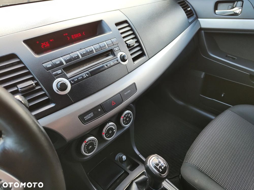 Mitsubishi Lancer 1.8 Intense - 31