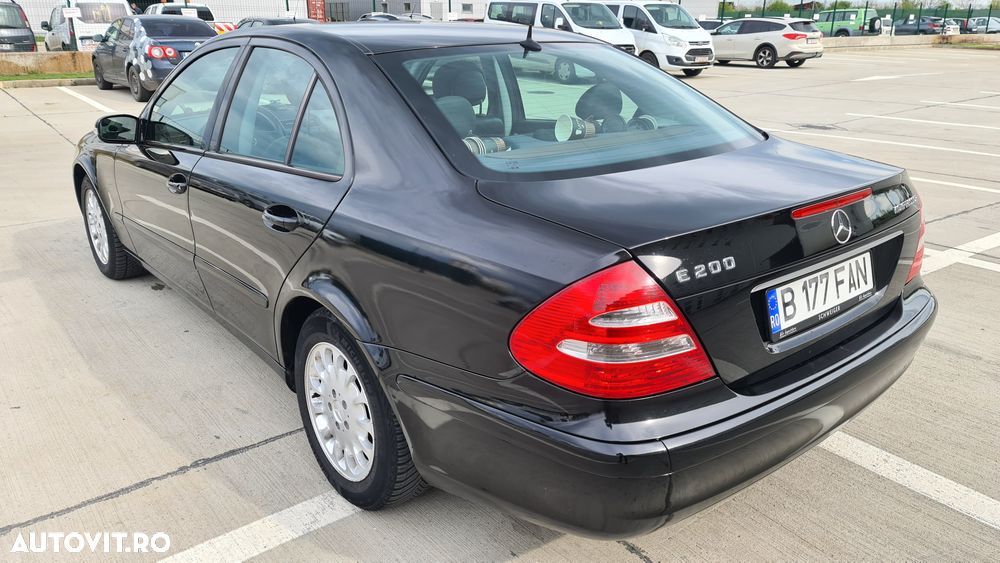 Mercedes-Benz E 200 KOMPRESSOR Elegance - 29