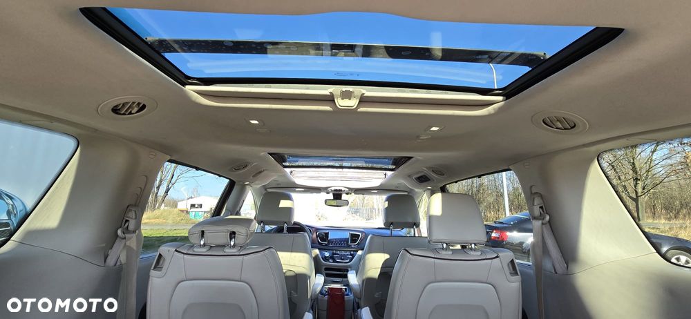 Chrysler Pacifica - 11