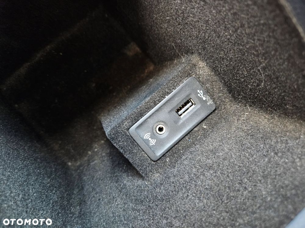 Volkswagen Passat - 14