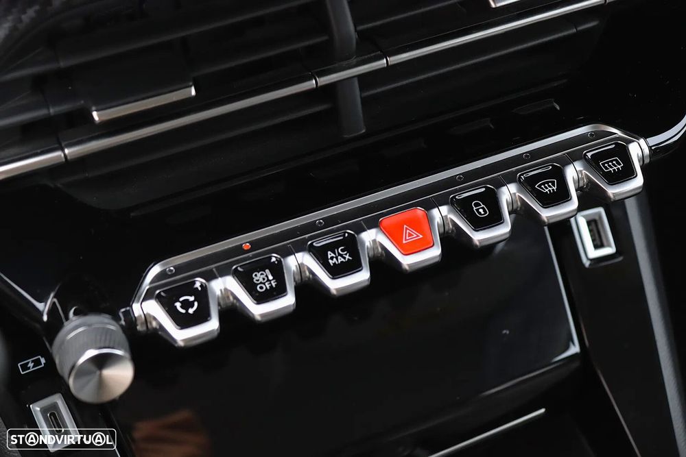 Peugeot 2008 1.2 PureTech Allure - 17