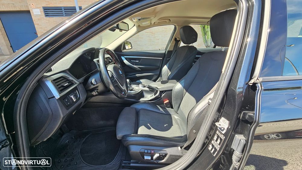 BMW 320 i Aut. Sport Line - 14