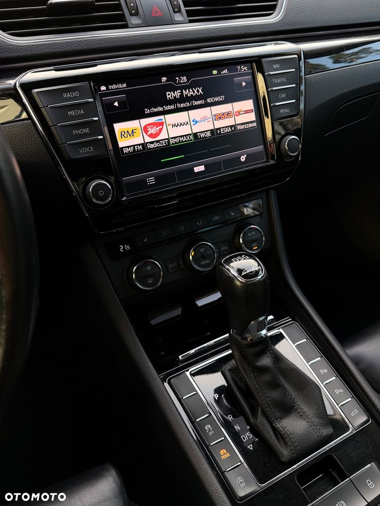Skoda Superb 2.0 TDI L&K DSG - 8