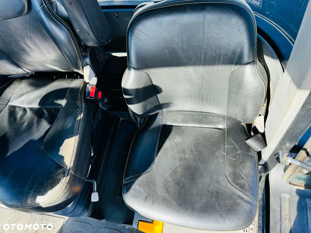 JCB Fastrac 2150 - 16