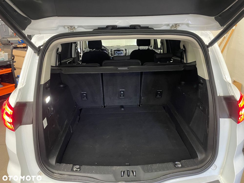 Ford S-Max 2.0 TDCi Titanium - 24