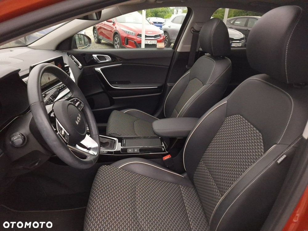Kia XCeed 1.5 T-GDI Business Line DCT - 12