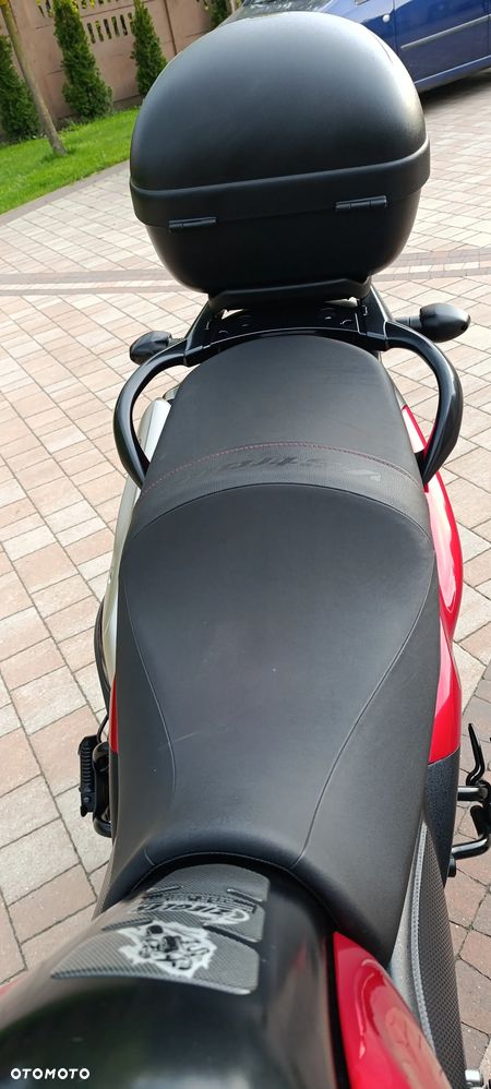 Suzuki V-STROM - 10