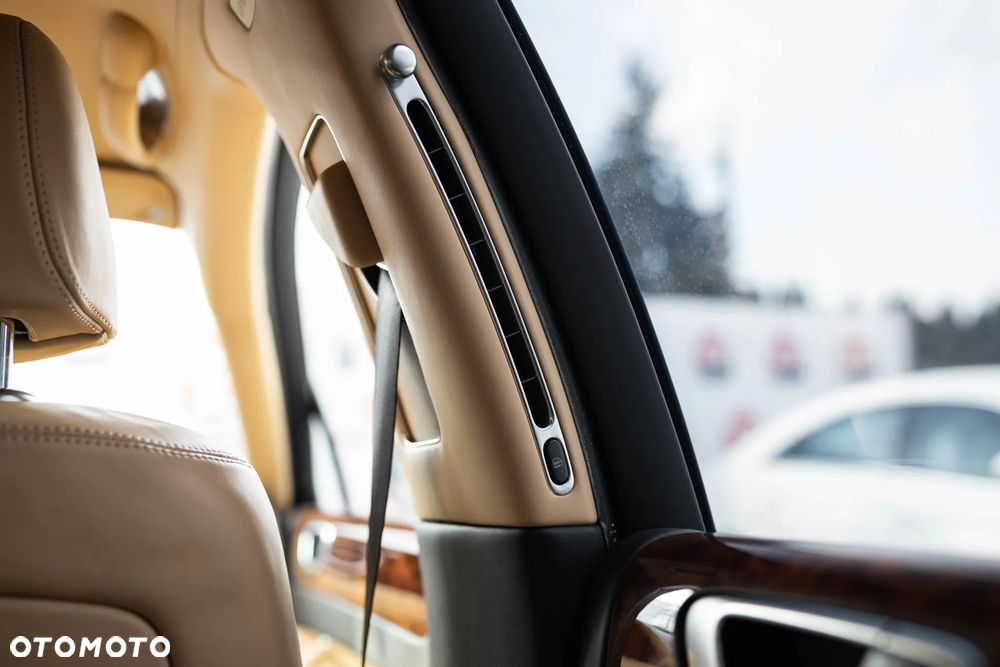 Bentley Flying Spur - 39