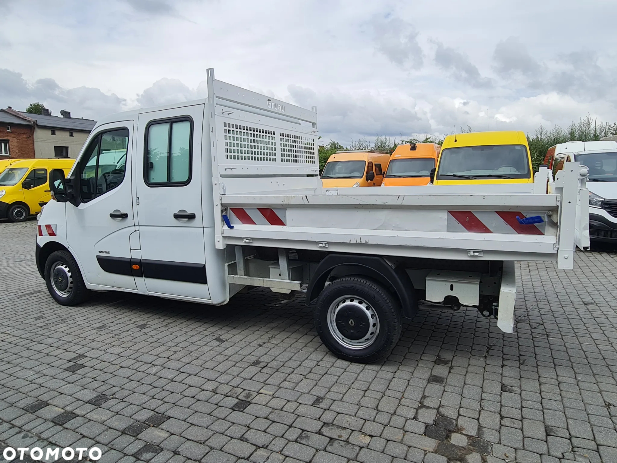 Renault Master Wywrotka 2016 r. Klima Brygadówka LIFT - 17