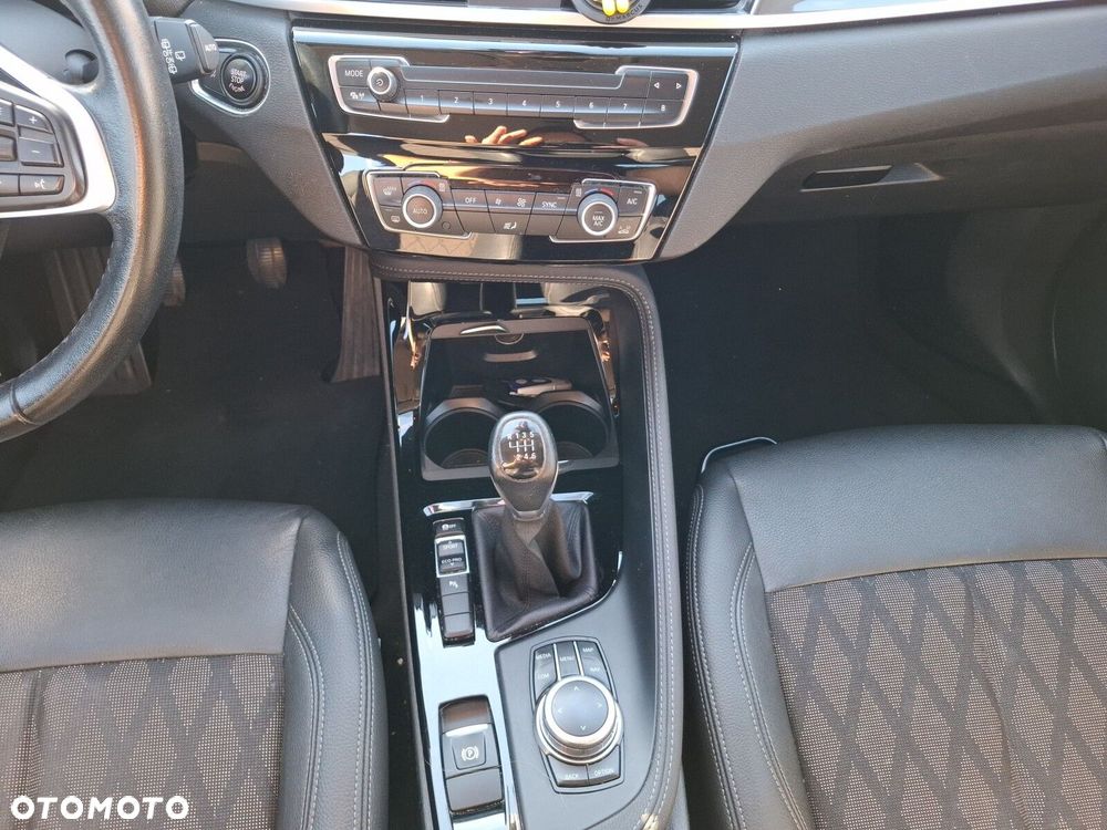 BMW X1 sDrive16d xLine - 20