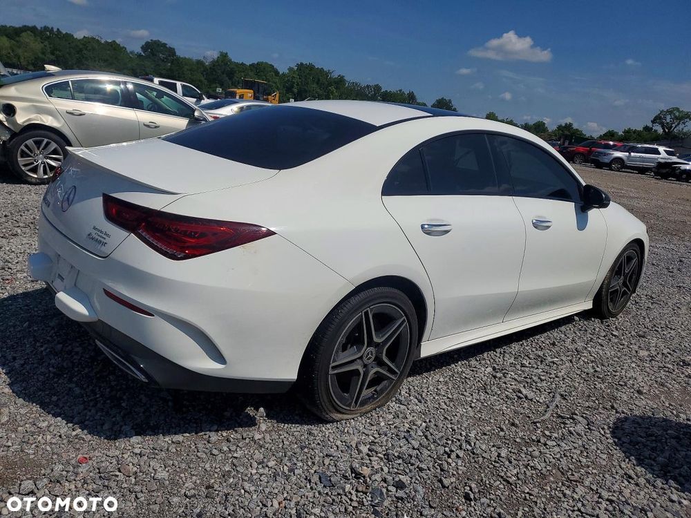 Mercedes-Benz CLA 250 4-Matic AMG Line 7G-DCT - 3