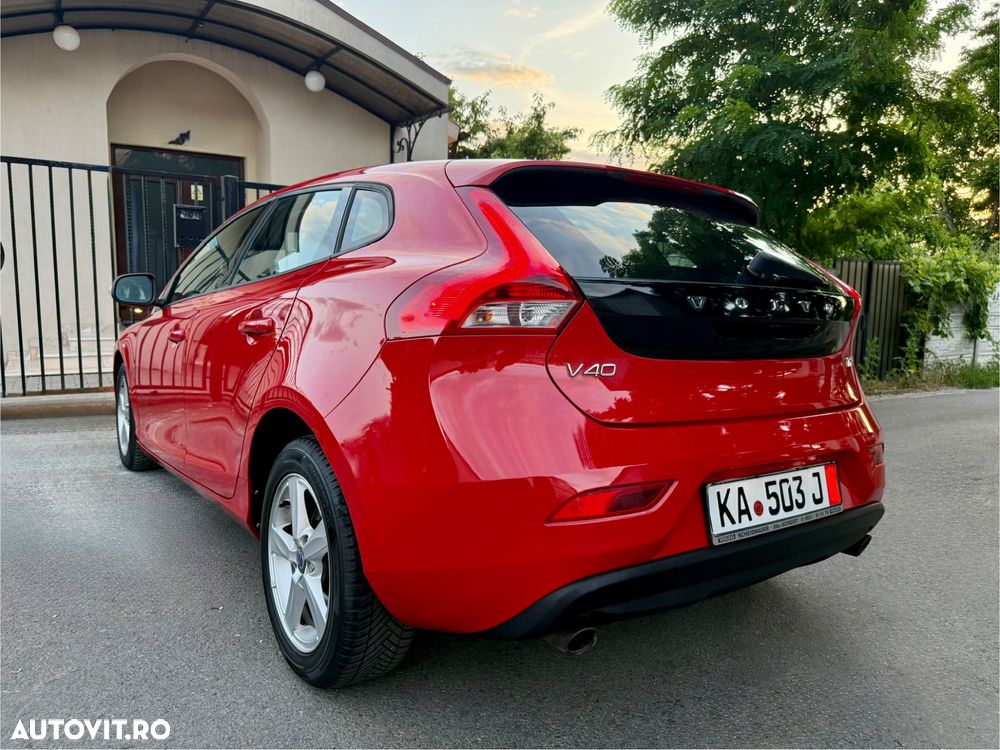 Volvo V40 T2 Momentum - 12