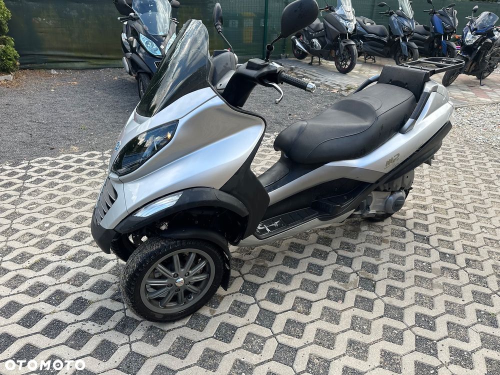 Piaggio MP-3 - 7