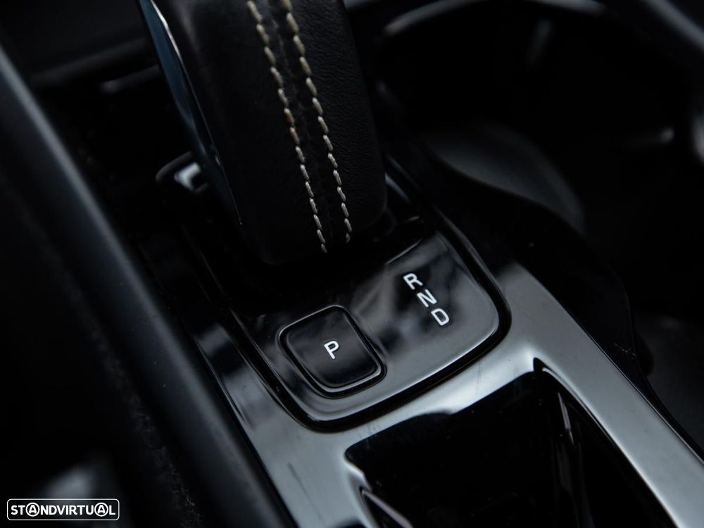 Volvo XC 40 1.5 T4 PHEV R-Design - 17
